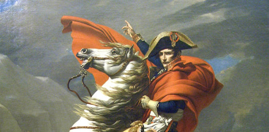 Napoléon franchissant les Alpes — Jacques-Louis David, 1801. Huile sur toile. Musée national du château de Malmaison. Domaine public.